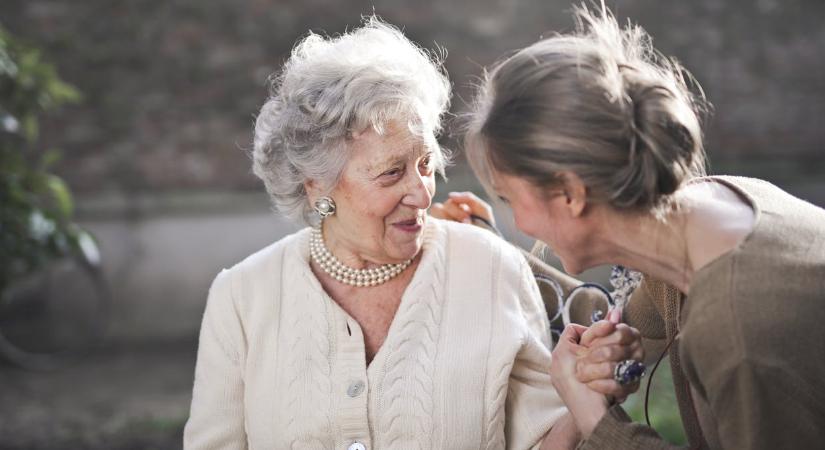 Csalók áldozataivá válnak a nagyszülők, ha ebben nem segít nekik