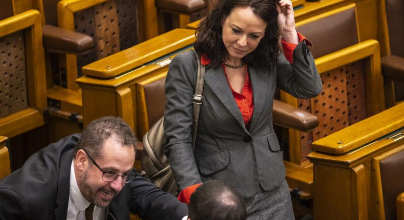 Balharc a 3. kerületben: a szocialisták visszaléptetnék Szabó Tímeát, ráadásul kiakadtak a DK-s polgármesterre is