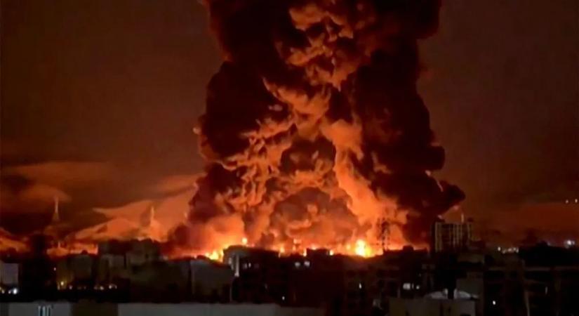 Retteg a lakosság: fekete eső hull Teheránra, lángol az olaj - Videó!