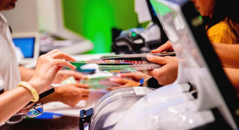 Brutál nyereményt kapartak a hajdú-bihari városban, milliomos született szerda reggel – fotó