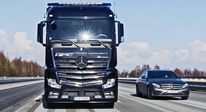 Külön cég lesz a Mercedes teherautós és személyautós részlege