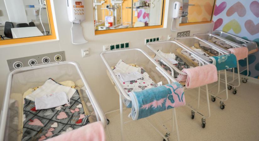 Az első fokkal szemben a másodfokú bíróság azt mondja, nem kell kiadnia az állami szerveknek hány kórházban hagyott újszülött van