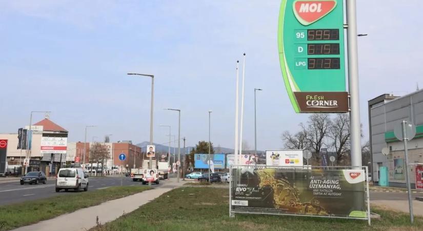 Védett ár: a 95-ös benzin és a dízel esetében is 24 forinttal kapjuk olcsóbban az üzemanyagot jelenleg