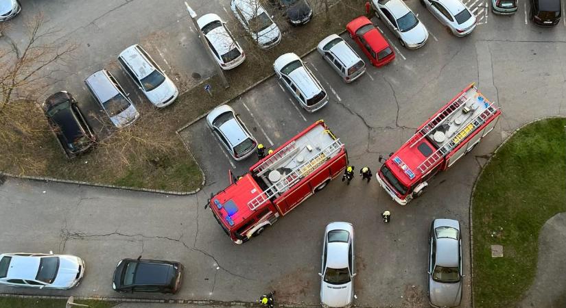 Kiderült, miért érkeztek reggel tűzoltóautók a szombathelyi lakótelepre
