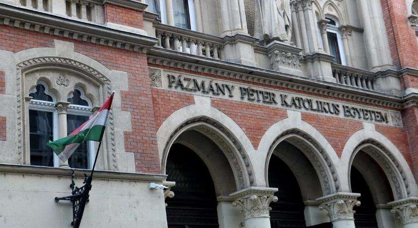 Új ösztöndíjat vezet be a Pázmány - plusz pénzt kaphatnak a jól teljesítő hallgatók