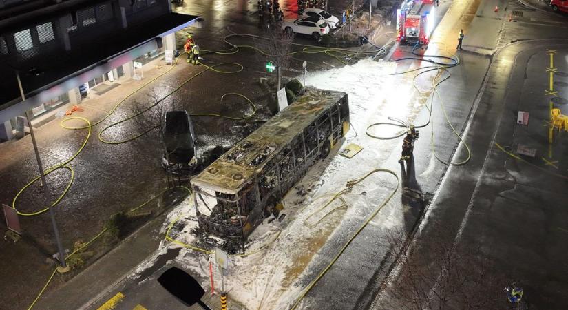Egy utas felgyújtott egy buszt Svájcban, legalább hatan meghaltak