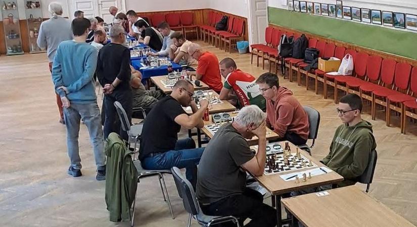 Apci SE: Huszár András 4 órás partija döntött