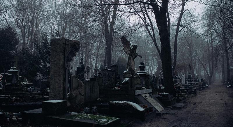 Két munkást áramütés ért a temetőben – Egyikük állapota válságos