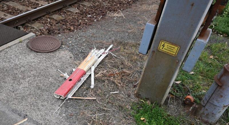 Letörte a sorompót a furgon