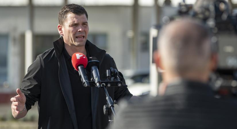 „Ezek turisták, nem egy delegáció” – az ukrán kormány leszólta a Barátság vezetékhez érkező magyar kontingenst