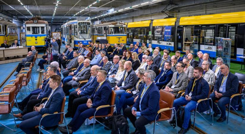 Csaknem egymillió vármegyebérlet, havonta 300 ezer napijegy: Debrecenben értékelték a tarifareformot – fotókkal