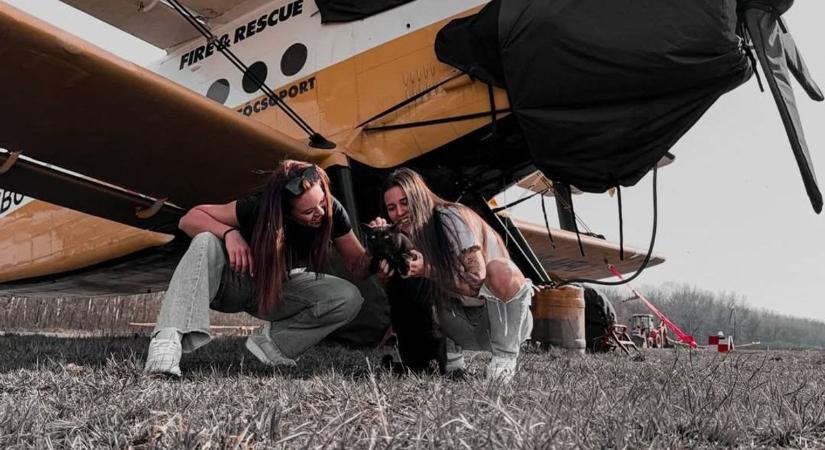 Sápi Vivi egy macskával ismerkedett meg a szandai reptéren, mely Gál Szabolcs emlékét őrzi