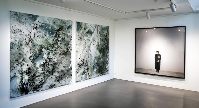 „Ez egy merész párosítás volt” – beszélgetés Kucsora Mártával a Marina Abramovićcsal közös svájci kiállításáról