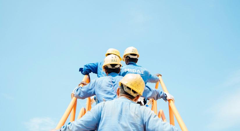 NGM: jövő héten indul a munkakörülmények fejlesztését célzó pályázat második szakasza