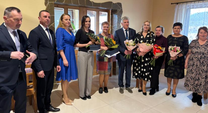 Pedagógusokat díjazott a gömör-kishonti önkormányzati társulás