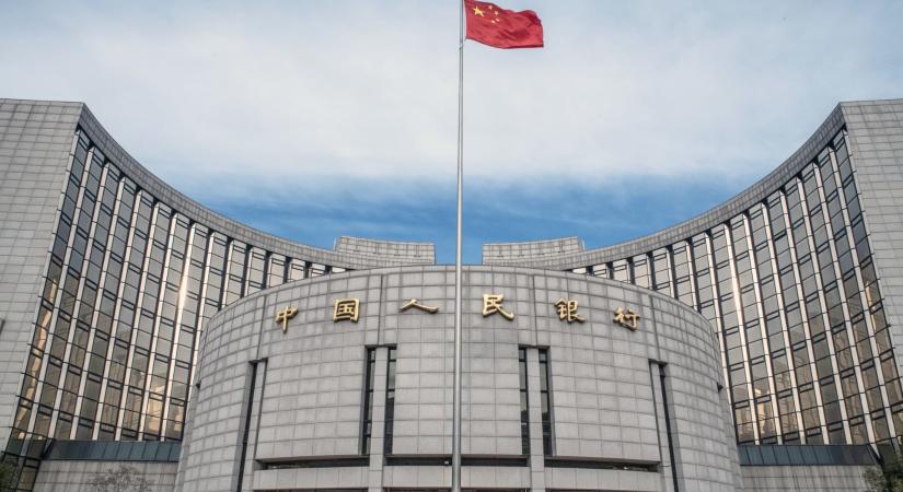 Újabb komoly lépést tett az amerikai dollár pálya szélére állításában Kína