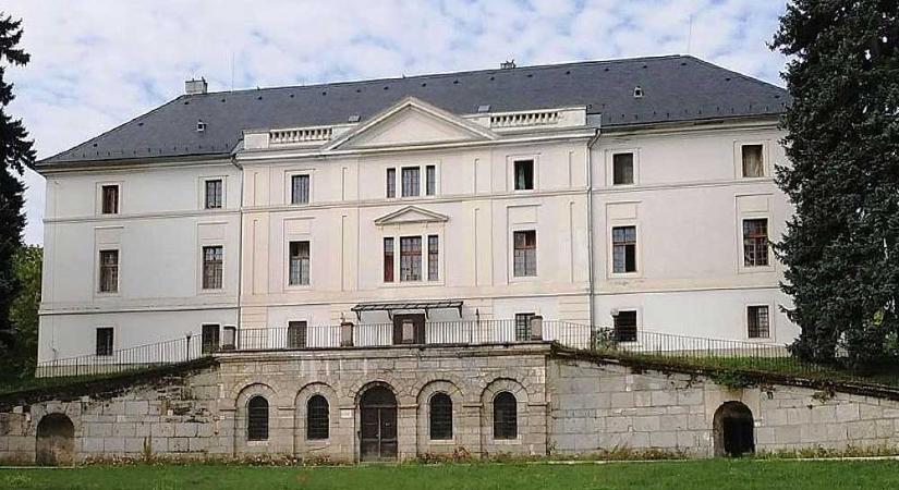 Pár hét múlva szabadul a váci börtönből a bicskei gyermekotthon egykori igazgatója: V. János legalább 12 kiskorú fiút zaklatott