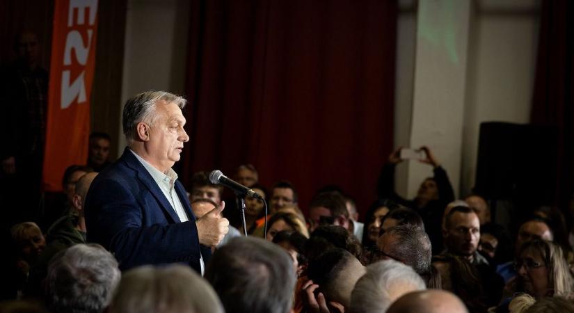 Orbán Viktor mindenkit megnyugtatott: nem csak pár napra tervez a kormány a védett üzemanyagárral (VIDEÓ)