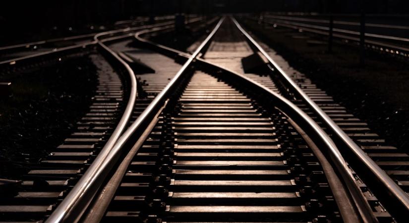 Pótlóbuszokat vetnek be az esztergomi vasútvonalon, így alakul a menetrend