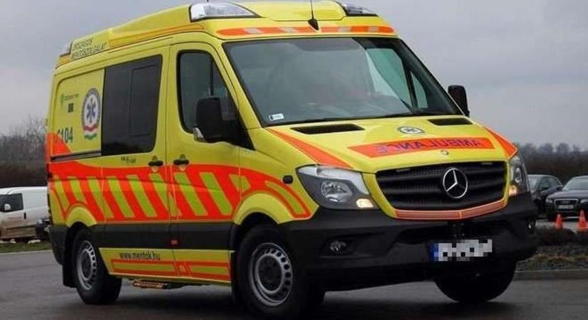 Karambol Pannonhalmán - mentők is a helyszínen