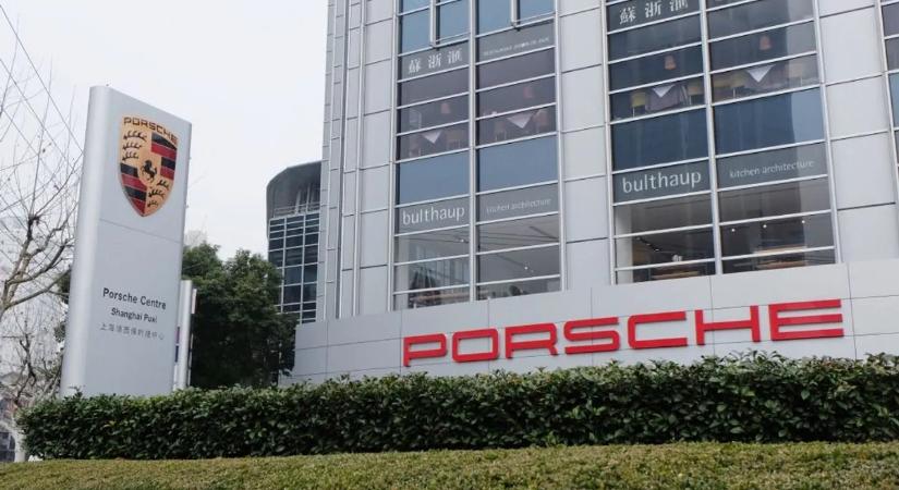 Drámai helyzetben a Porsche – mi történhetett?