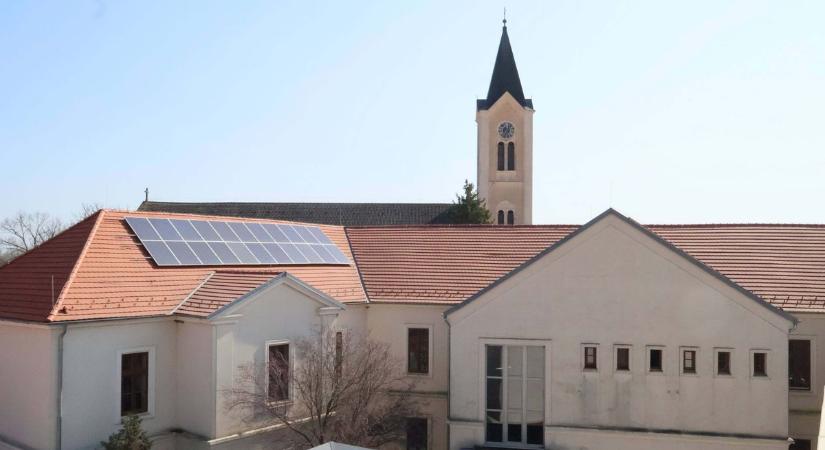 Ilyen iskola kevés akad a környéken – államtitkár avatott Pakson (képgalériával)