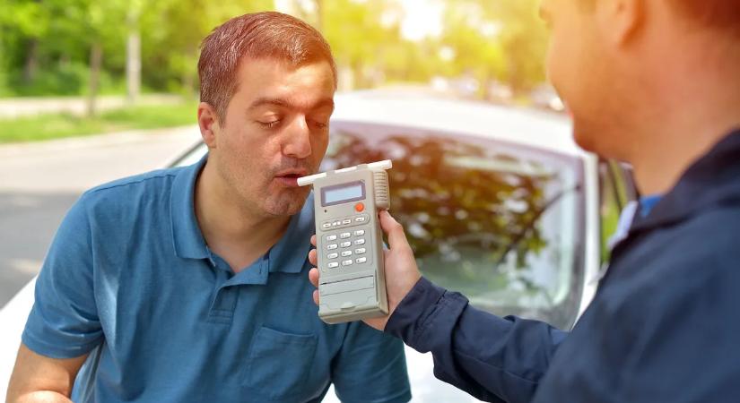 Mutatjuk, mennyit kell fizetni ittas vezetésért a magyarok kedvelt nyaralóhelyein