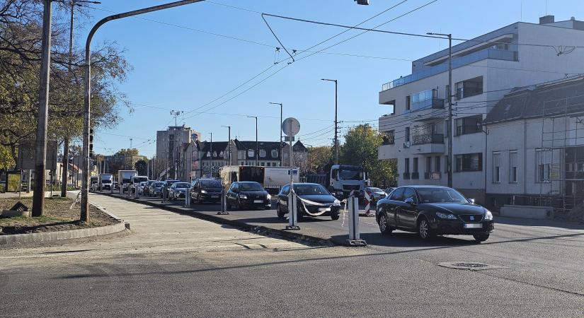 Kikapcsolják a lámpákat a debreceni kereszteződésben