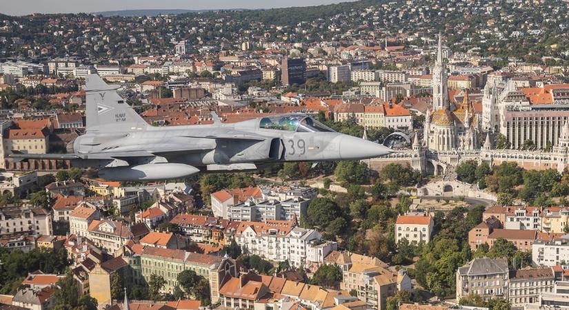 Négy Gripen érkezik Magyarországra