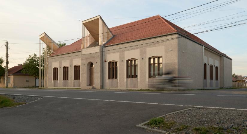 Belső transzparencia - polgármesteri hivatal Madéfalván