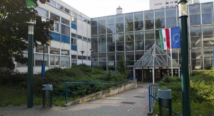 Beázások és évekig halogatott felújítás után most a fűtési rendszer korszerűsítésére jut pénz a Veres Péter Gimnáziumban