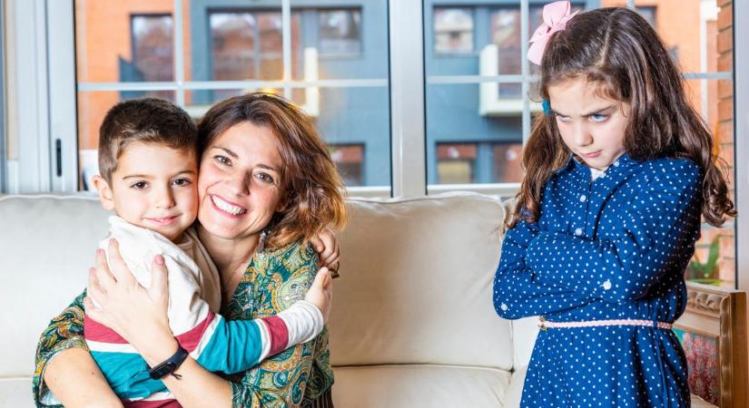 Lehet, hogy rosszul kezeled a testvérféltékenységet: a „nagyobb és okosabb vagy” ezért ártalmas