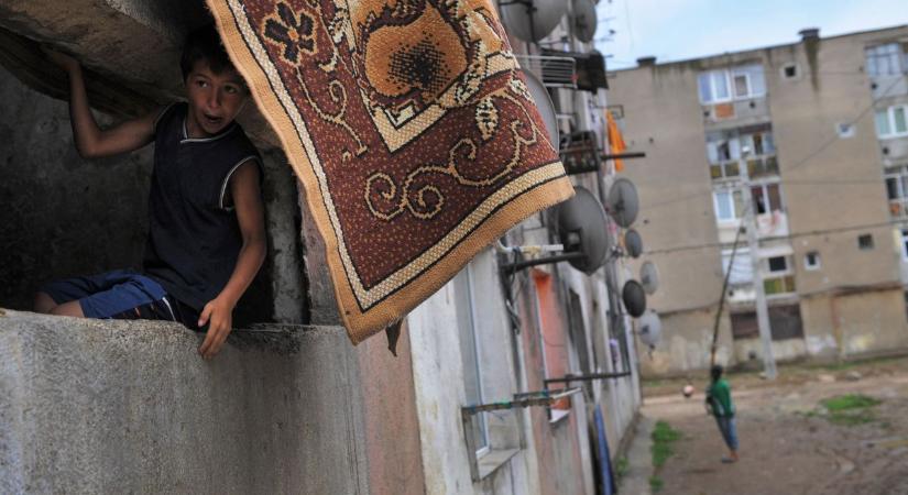 Bezzegrománia: az uniós átlag duplája a gyermekszegénység