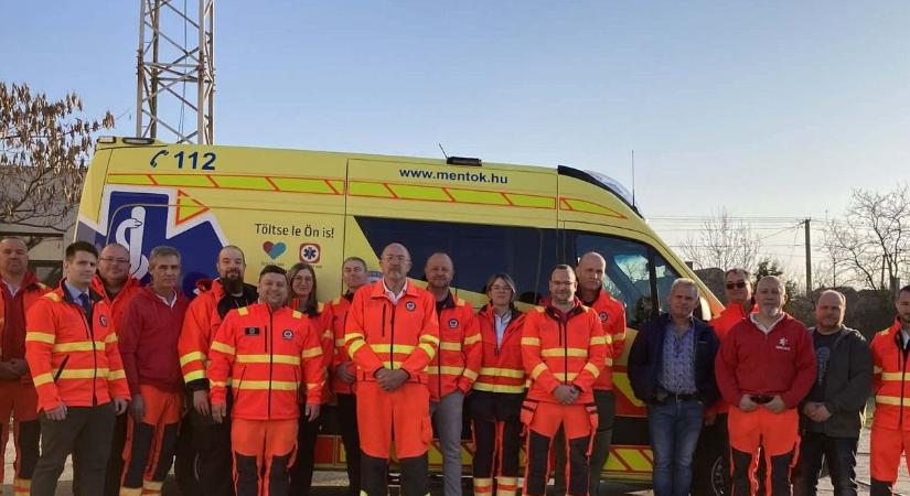 Üres lesz nélküle a kunszenti állomás, nyugdíjas lett a mentőszolgálat legidősebb gépkocsivezetője