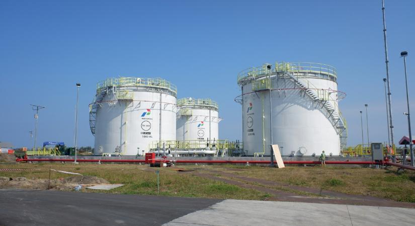 Vészcsengő és döntés az olajpiacon: soha ekkora tartalékot nem szabadítottak még fel