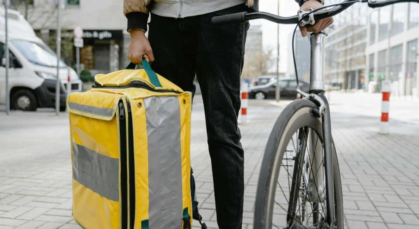 Bangladesiek és egy román nő zsákmányolt ki Romániában ázsiai vendégmunkásokat