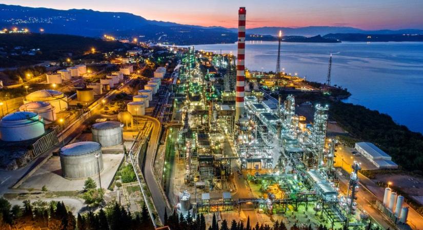 5-12 nap, amíg ideér az olaj: Meglepő részletek derültek ki a magyar ellátási láncról