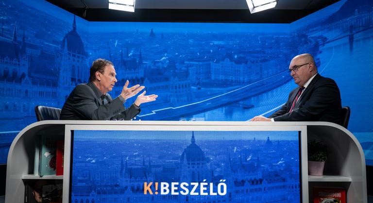 „Véres hurka” – íme a magyarázat, hogy miért beszél minősíthetetlenül Volodimir Zelenszkij