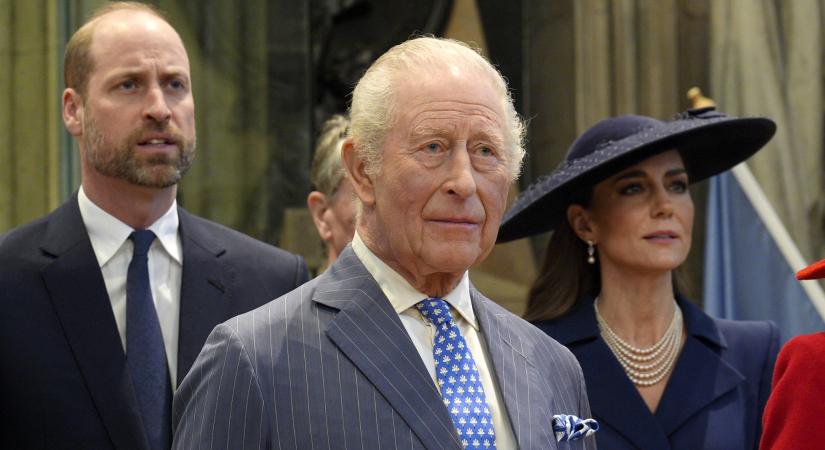 Megalázó jelenet Londonban: tüntetők támadták le Károly királyt, Vilmost és Katalint