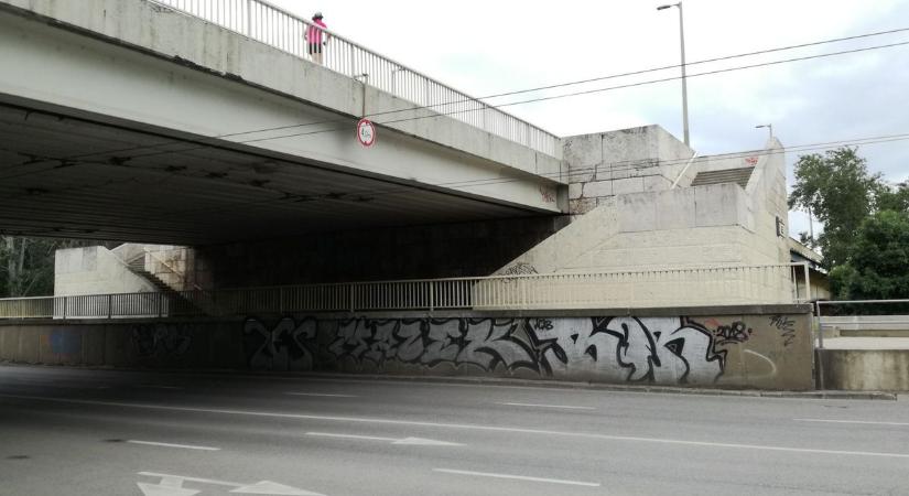 Elgázoltak egy gyalogost a Felső Tisza-parton: rendőri irányítás mellett halad a forgalom