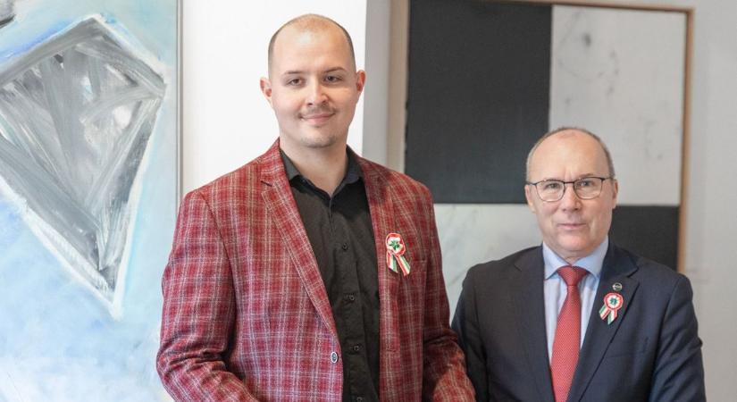 A Vehir.hu sokoldalú újságírója nyerte el a Szabad Sajtó Díjat (galéria)