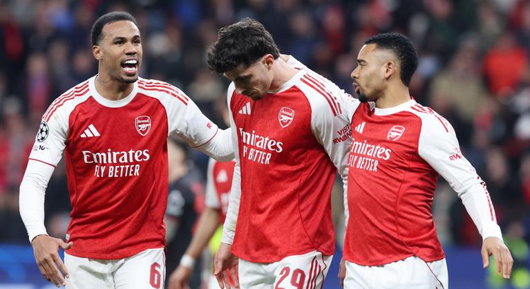 Az Arsenal egy véleményes büntetővel menekült meg a BL-blamától