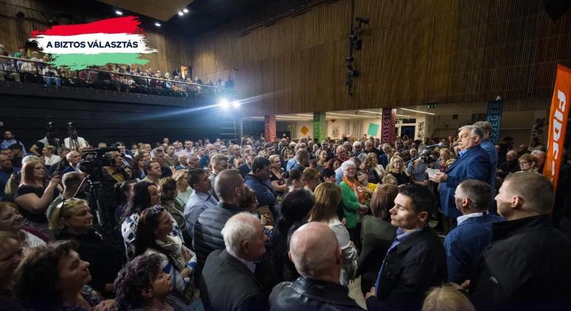 Vecsésen is hatalmas tömeg fogadta Orbán Viktort