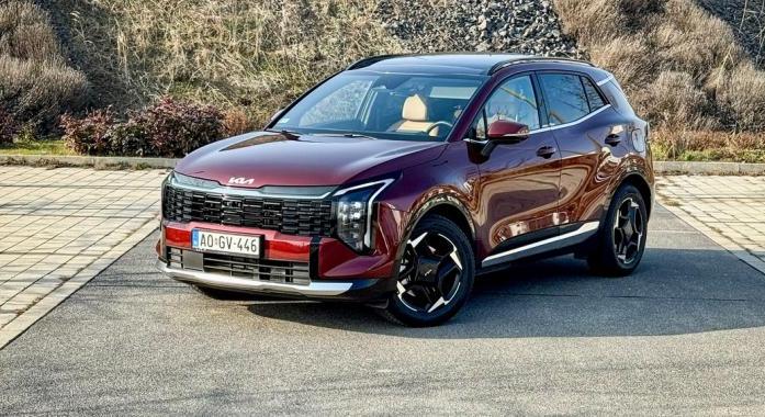 Még mindig az űrben jár, de már a földön is jobban mozog - Teszten a megújult KIA Sportage HEV
