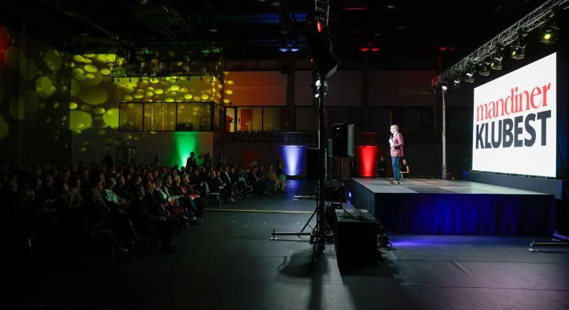 Teltház: így zajlott a Mandiner Klubest Győrben (GALÉRIA)