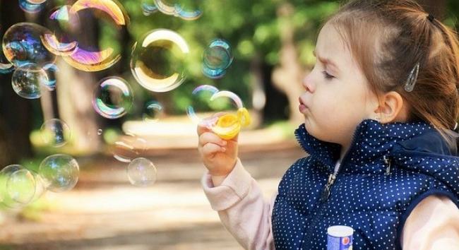 Záporokkal és zivatarokkal érkezik Gergely - ilyen időjárás várható csütörtökön