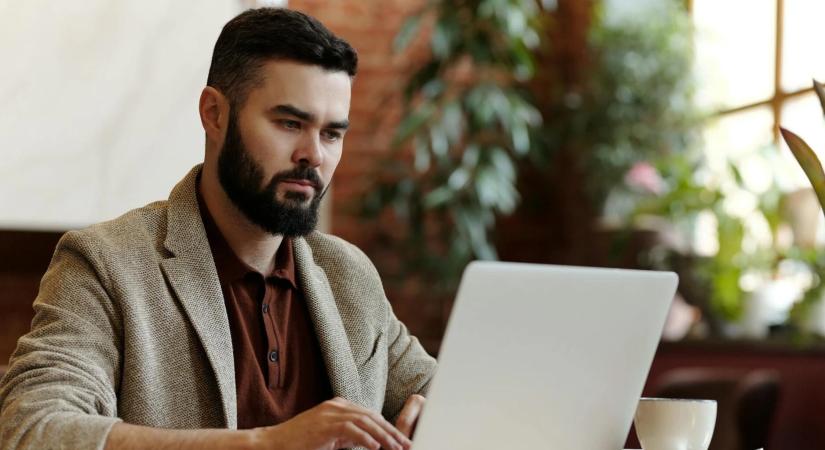 Spanyolország eszközt vezet be az online gyűlöletbeszéd figyelésére