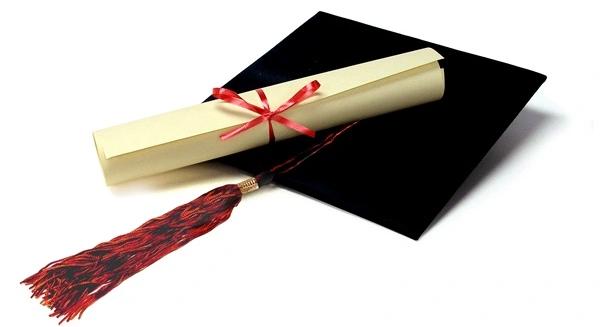 Friss kutatás: Évi 7 millió forinttal is többet kereshetnek a diplomások