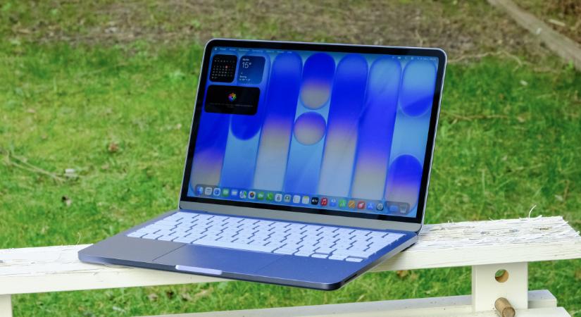 Teszten az Apple olcsó laptopja, a MacBook Neo