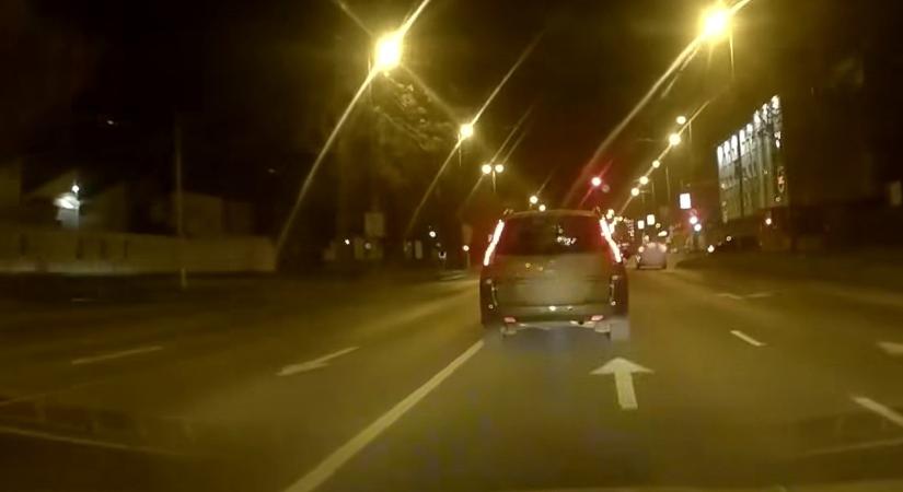 Háromnegyed óráig bírta a két sofőr a hajszát Budapesten, brutális eredménye lett – videó